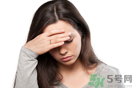 女人濕氣重的癥狀有哪些？女人濕氣重有什么表現(xiàn)？
