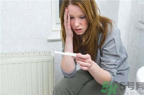 驗孕棒和驗孕試紙哪個好？驗孕棒和驗孕試紙哪個更準？