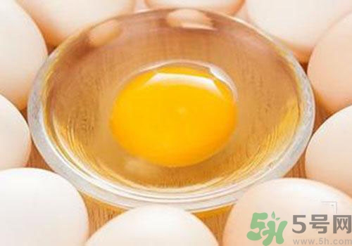 蛋黃和蛋白哪個(gè)更有營(yíng)養(yǎng)？吃蛋黃有什么好處？