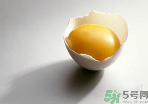 蛋黃和蛋白哪個(gè)更有營(yíng)養(yǎng)？吃蛋黃有什么好處？