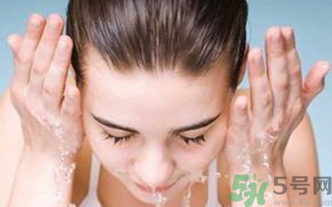 卸妝能用橄欖油嗎？橄欖油可以用來(lái)卸妝嗎？