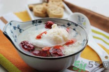 米酒為什么變紅？米酒變紅了還能吃嗎？