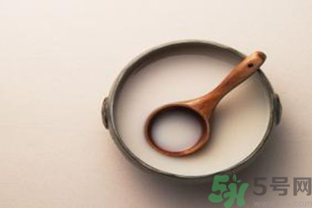 米酒有黑點(diǎn)是怎么回事？米酒有黑點(diǎn)能喝嗎？