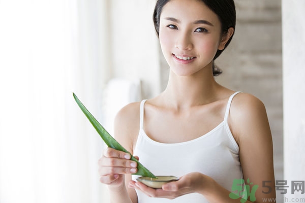 蘆薈能去斑嗎？蘆薈膠會(huì)使皮膚變黑嗎？