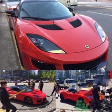 李鐘碩開的什么車？姜哲開的什么車？