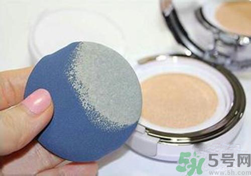 bb霜和氣墊bb的區(qū)別 bb霜和氣墊bb哪個(gè)好？