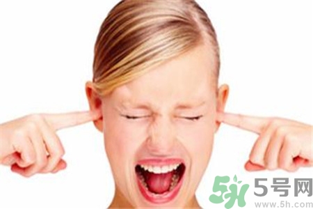 耳朵后面長(zhǎng)了個(gè)硬包怎么回事？ 耳朵后面長(zhǎng)了個(gè)硬包怎么辦？