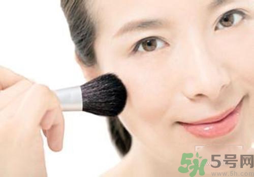 裸妝怎么化？裸妝需要什么化妝品？