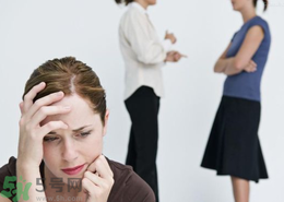 社交恐懼癥的原因及表現(xiàn)？如何治療社交恐懼癥？