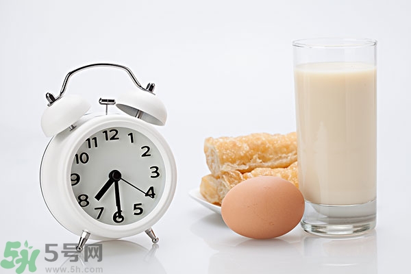 豆奶粉結(jié)塊還能喝嗎？豆奶粉分層還能喝嗎？