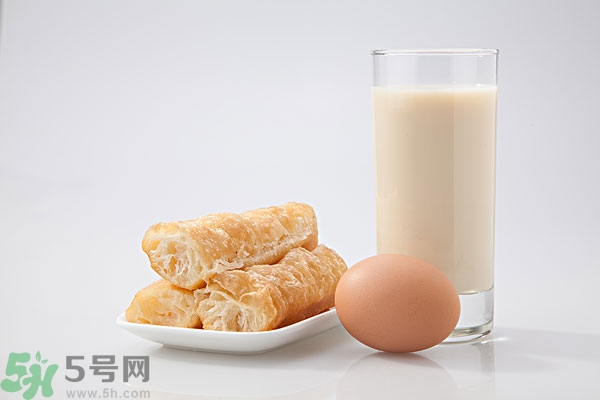 豆奶粉結(jié)塊還能喝嗎？豆奶粉分層還能喝嗎？
