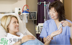 剖腹產(chǎn)后多久來(lái)月經(jīng)？剖腹產(chǎn)后月經(jīng)不調(diào)的表現(xiàn)？