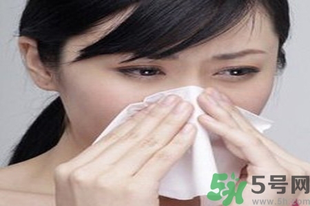 過(guò)敏性鼻炎的發(fā)病因素是什么？過(guò)敏性鼻炎的并發(fā)癥有哪些？