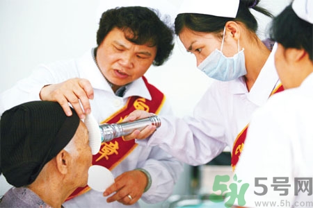 青光眼的發(fā)病因素是什么？青光眼的并發(fā)癥有哪些？