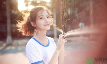 13歲女生平胸怎么辦？13歲女生平胸正常嗎？