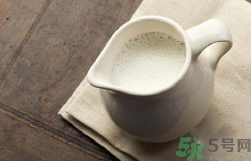 帶狀皰疹可以喝牛奶嗎？帶狀皰疹喝牛奶好不好？