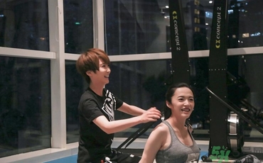 女生去健身房怎么穿衣服？女生去健身房穿什么鞋？