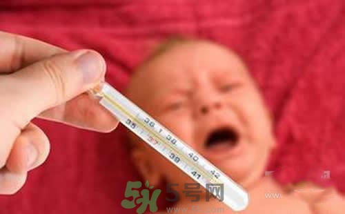 寶寶發(fā)燒多久量一次體溫？寶寶發(fā)燒怎么量體溫？