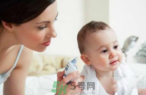 寶寶發(fā)燒多久量一次體溫？寶寶發(fā)燒怎么量體溫？