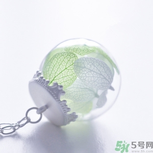 易茯苓項(xiàng)鏈?zhǔn)裁磁谱?？易茯苓?xiàng)鏈同款