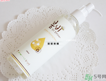 春雨卸妝水好用嗎？春雨卸妝水怎么使用？