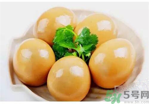 眼睛干澀吃什么好？眼睛疲勞吃什么好？