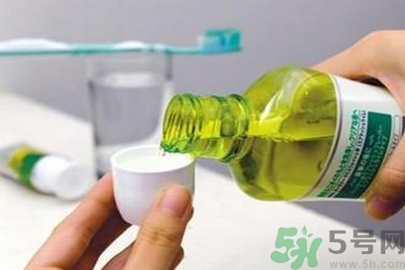 口腔潰瘍可以用漱口水嗎？口腔潰瘍能不能用漱口水？