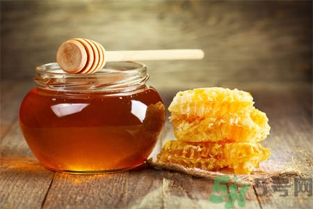 口腔潰瘍可以吃蜂蜜嗎？口腔潰瘍能不能吃蜂蜜？