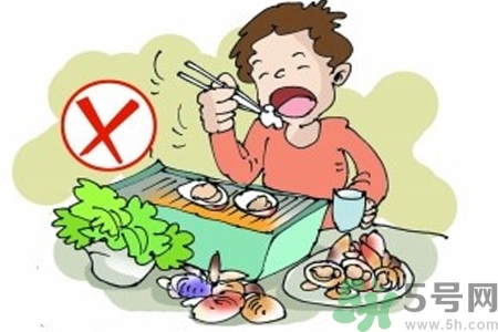 急性腸胃炎的癥狀有哪些？急性腸胃炎需注意什么問題？