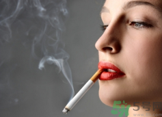 上廁所抽煙好嗎？上廁所抽煙有什么害處？