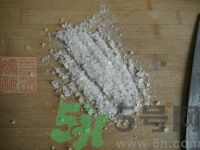 五仁月餅是哪五仁？五仁月餅是哪五種材料？