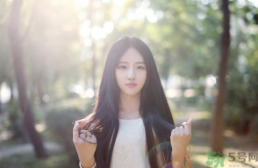 17歲女生下面很癢是為什么？高中女生下面很癢是怎么回事？