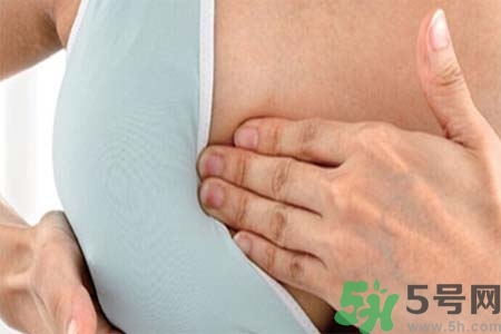 乳房上有硬塊怎么辦？乳房有硬塊的病因是什么？