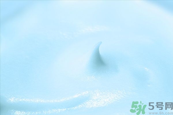 妝前乳可以代替隔離霜嗎？妝前乳可以代替乳液嗎？