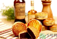 吃月餅可以喝啤酒嗎？吃完月餅可以喝啤酒嗎？