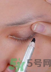 眼線怎么畫好看圖解？單眼皮怎么畫眼線好看？