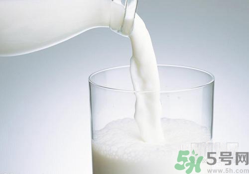 晚上喝純牛奶會長胖嗎？純牛奶什么喝比較好？