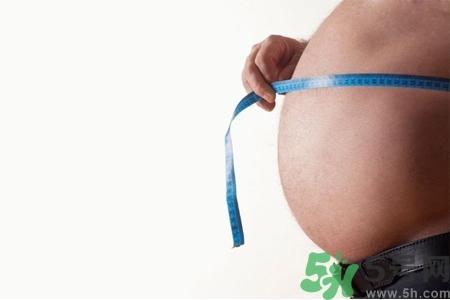 如何預防男人婚后發(fā)福？男人發(fā)福背后的5大健康隱患
