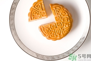 月餅的熱量高嗎？吃一個月餅會長胖嗎？
