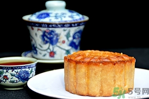 月餅的熱量高嗎？吃一個月餅會長胖嗎？