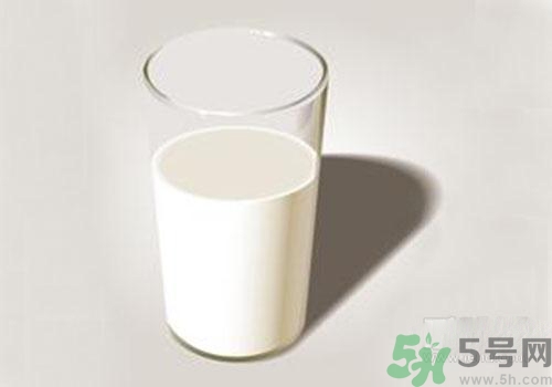 喝純牛奶會上火嗎？喝純牛奶有什么壞處？