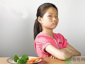 寶寶挑食不愛吃飯?jiān)趺崔k？寶寶挑食怎么辦？