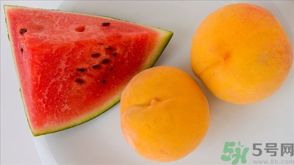 凍成冰的西瓜能吃嗎？吃西瓜拉肚子是怎么回事？