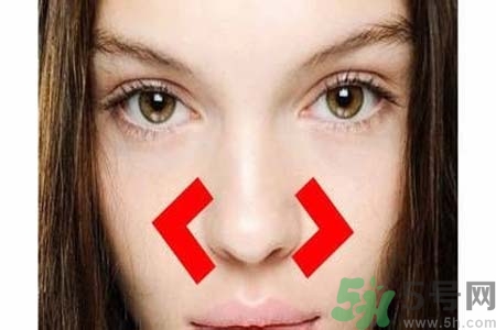 鼻翼長(zhǎng)痘痘怎么回事？鼻翼長(zhǎng)痘痘的原因是什么？