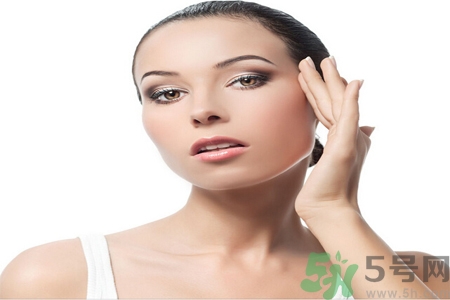 鼻子兩側(cè)長痘的原因是什么？如何去除鼻子兩側(cè)的痘？