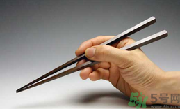 金屬筷子對(duì)人身體好不好？金屬筷子的優(yōu)缺點(diǎn)