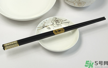 合金筷子用的什么材料？合金筷子和不銹鋼筷子哪個(gè)好？