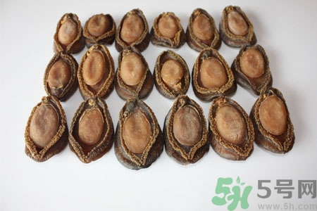 鮑魚的營養(yǎng)價值有哪些？鮑魚的藥用價值是什么？
