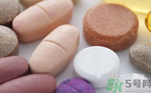 鈣片和維生素c可以一起吃嗎？鈣片和維生素一起吃好不好？