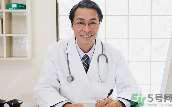 15歲還會(huì)得手足口病嗎？手足口病的癥狀有哪些？